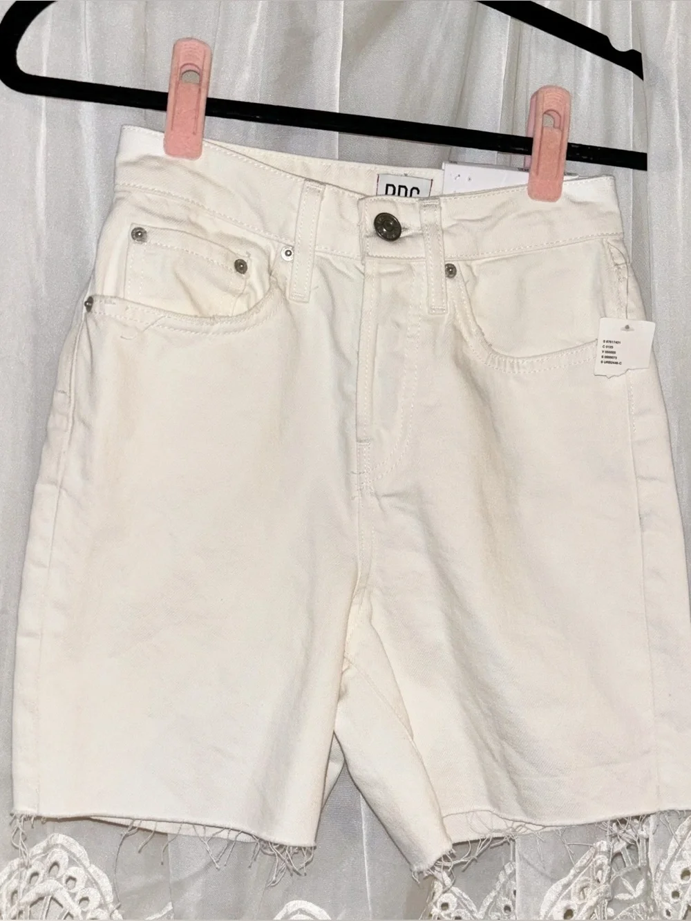 BDG Urban Outfitters 90s Long Inseam Denim Shorts | White | Size 24